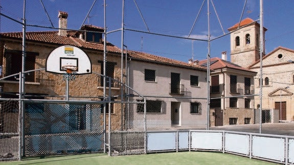 Instalaciones deportivas de la cancha del barrio incorporado de Zamarramala.