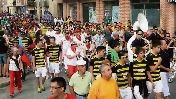 Desfile de peñas. 