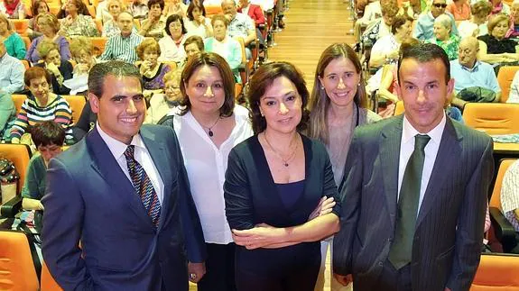 Víctor Ramírez, director de la sucursal de Valladolid de DKV Seguros Médicos; Ana Santiago, moderadora y redactora de El Norte de Castilla; Marta Jiménez-Prada, médico general y conferenciante; Eva Lamalfa, de Galletas Gullón y Miguel Ángel Aguarón, director territorial de la zona noroeste de DKV.