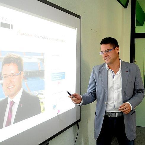 Javier Arranz, durante la presentación de su web. 