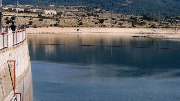 Segovia recibe agua con mal sabor y olor por las algas del Pontón, pero es apta para el consumo