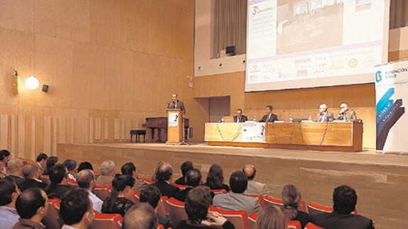 Asistentes a la presentación de la convocatoria de Fundación Bases en el auditorio de Fonseca.