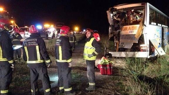 Tres muertos y 26 heridos al colisionar dos autobuses cerca de Torquemada