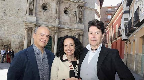 Gustavo Martín Garzo presentó ayer la obra de Ana Juan y Juan Pablo Silvestre.. 
