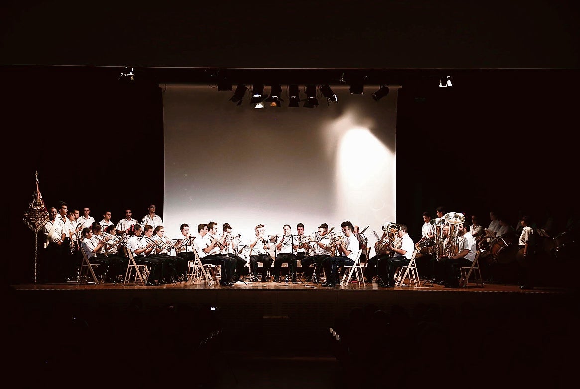 La cofgradía del Cristo Yacente celebró el sábado su fiesta con concierto de bandas.