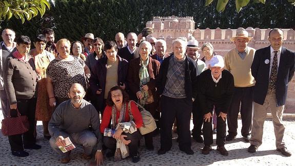 Residentes del centro La Fuencisla, en su visita a Olmedo. 