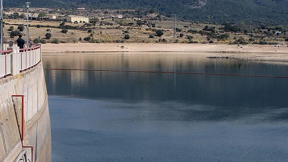 Presa y embalse del Pontón Alto, origen de las algas que dan mal olor y sabor al agua. 