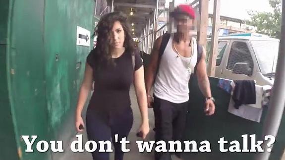 Un vídeo muestra cómo es tratada una mujer que pasea por Nueva York