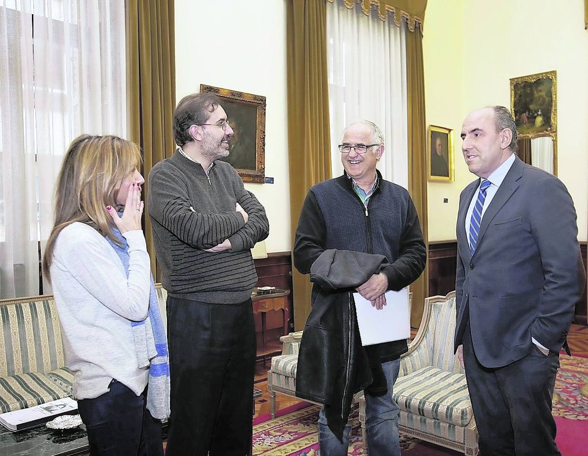 Carmen Fernández Caballero, Fernando Méndez, Agustín González y José María Hernández. 