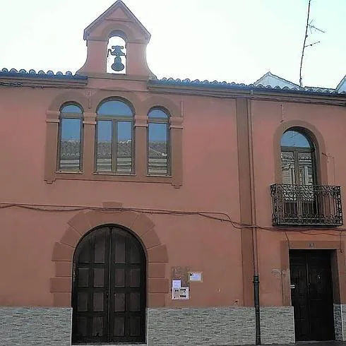 El antiguo colegio se encuentra situado en la calle Nuestra Señora. 