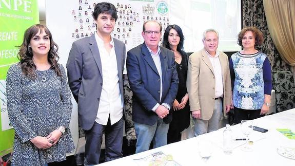 De izquierda a derecha, Ana Isabel Gómez Poveda, Javier F. Riesco, Nicolás Ávila, Rosa López, Luis García Hernández, y María Teresa Polo. 