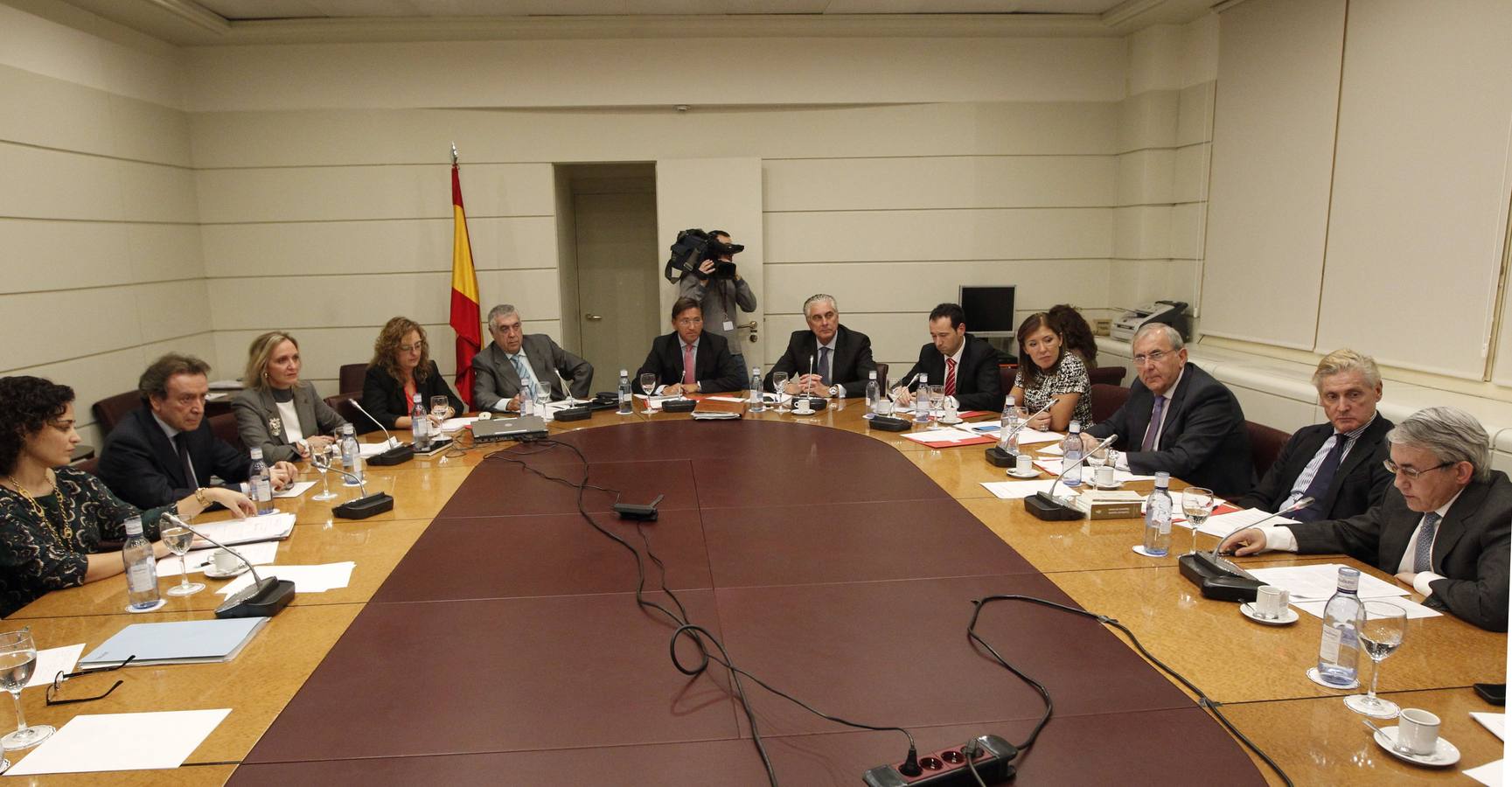 El consejero de la Presidencia, José Antonio de Santiago-Juárez, comparece en el Senado ante la Ponencia de estudio para la adopción de medidas en relación con la despoblación rural en España. 