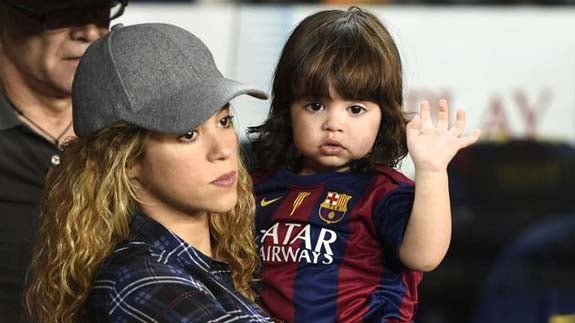 Shakira con su hijo Milan