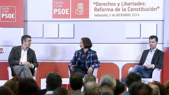 Patxi López (izquierda) acompañado por Luis Tudanca en el acto del PSOE en Valladolid.