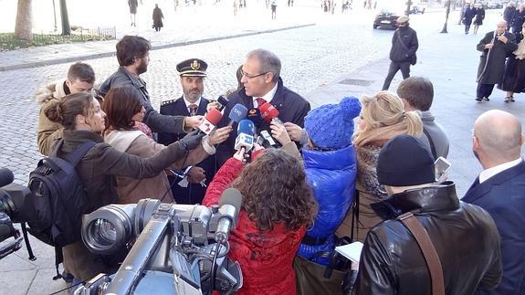 El subdelegado, Martínez Bermejo, durante su comparecencia.