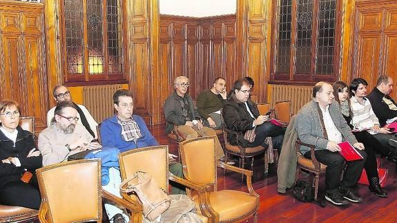 Público asistente a la sesión plenaria, entre los que se encontraban los participantes en las intervenciones de ciudadanos ante la corporación.