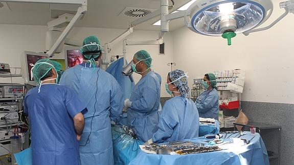 intervención con laparoscopia en el Río Hortega de Valladolid. 