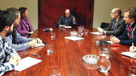 Un momento de la reunión celebrada esta mañana.
