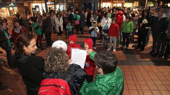 Protesta en Segovia por la falta de información sobre el plan de mejora de los comedores.Antonio Tanarro