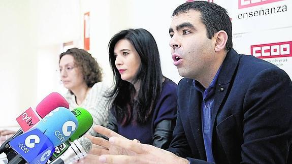 Laura Mayo, Nuria Benito Manjón e Ismael Jiménez, en un momento de la rueda de prensa. 
