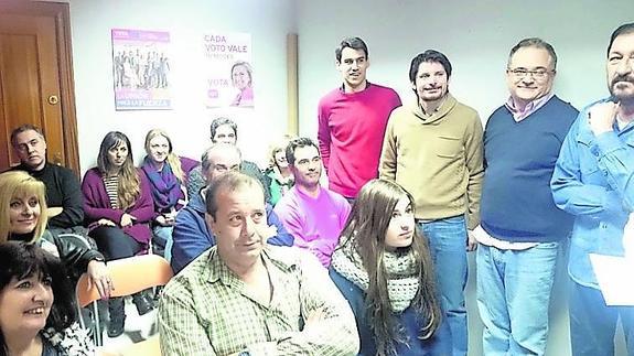 Paticipantes en la asamblea comarcal de UPyD. 