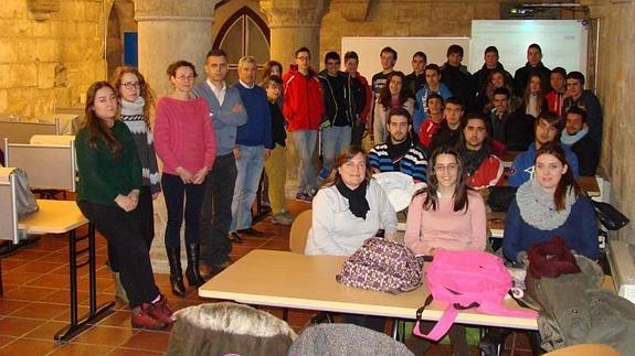 Alumnos y profesores del IES Santa María la Real que participan en STARTInnova. 