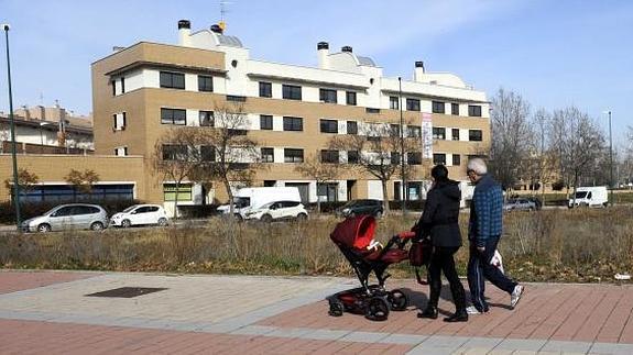 Ecologistas e IU apoyan a los vecinos contra una gasolinera en el Parque Alameda