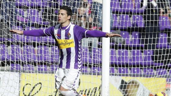 Óscar celebra su gol.