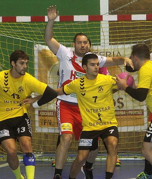 Carlos Domínguez, durante un partido de esta temporada. 