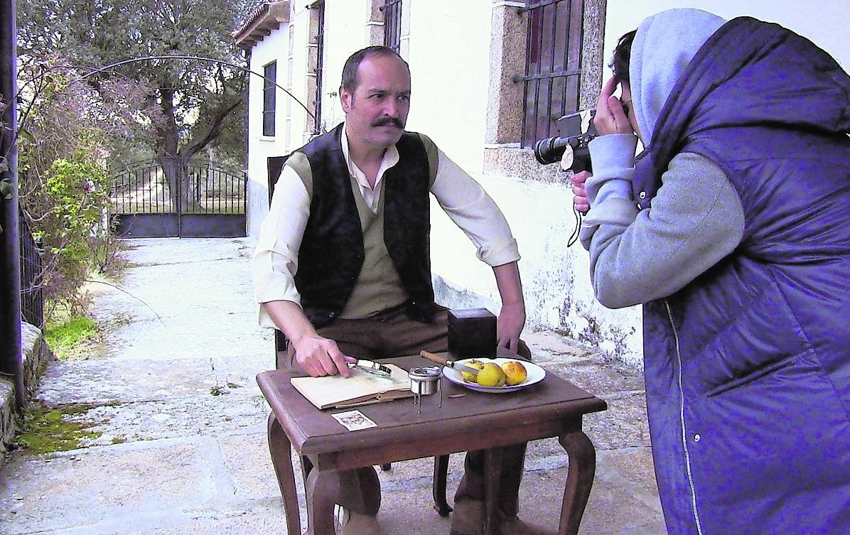 Una de las escenas del rodaje con Gabriel Velázquez en el papel de un científico. 