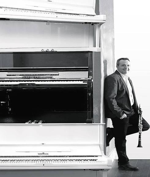 Carmelo, un clarinetista que sabe mucho de pianos. Nacho Carretero