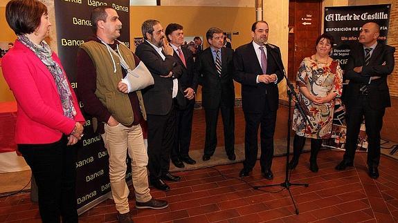 El delegado de El Norte, Jaime Rojas, presenta la exposición.