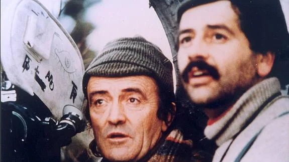 Félix Rodríguez de la Fuente, a la izquierda, durante un rodaje en 1978.