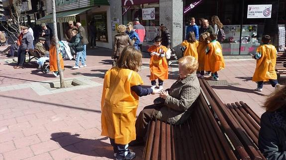Los escolares informan sobre alimentación saludable.