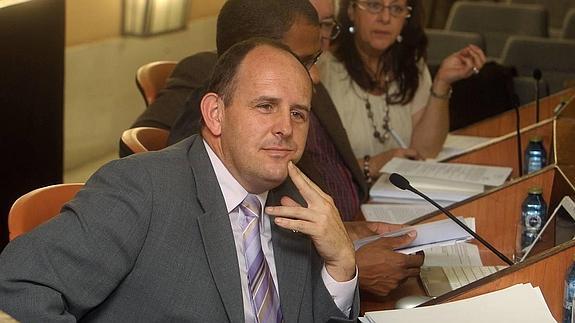 José Luis Aceves, en su escaño del grupo socialista en la Diputación de Segovia.