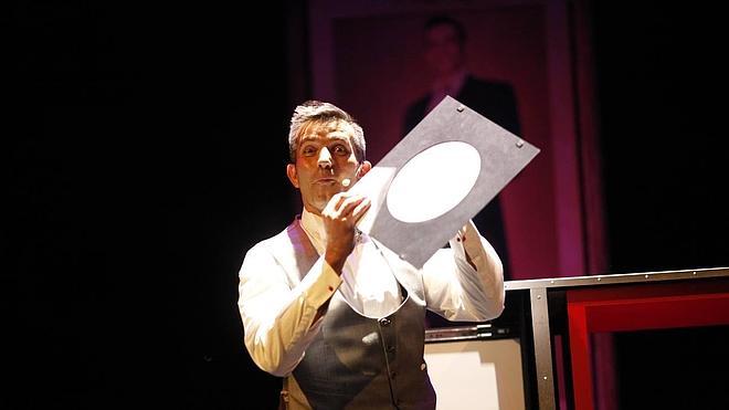 El ganador, durante uno de sus números. 