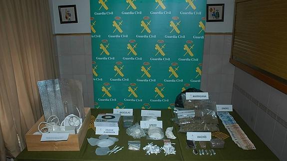 La Guardia Civil detiene a 3 personas y se incauta de más de un kilogramo de speed en Soria y Burgos