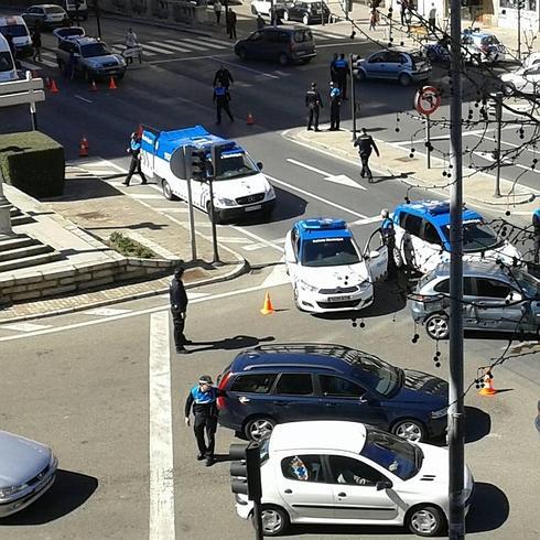 Dos heridos en Zamora al colisionar dos turismos, una furgoneta y un autobús urbano