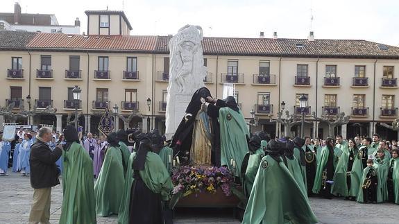 Descubrimiento del velo de la Virgen, este domingo en la Plaza Mayor