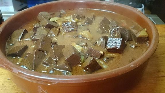 La tradicional receta de la sangrecilla de la bodega Las Mercedes
