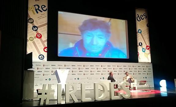 El cocinero Jordi Roca charla con el alpinista Carlos Soria en iRedes.