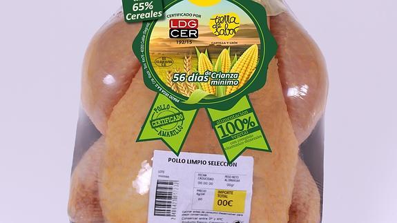 Bandeja de pollo amarillo certificado. 