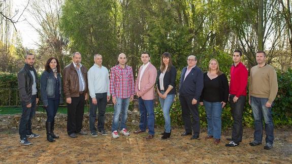Carlos Fraile (centro), con diez de los integrantes de su candidatura. 