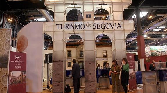 Expositor de Turismo de Segovia en una edición anterior de Fitur.