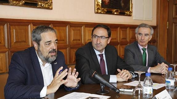 Carlos Aganzo, Alfonso Polanco y Javier García Escudero.