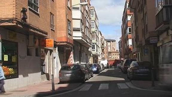 Detenida en Valladolid tras clavar un cuchillo en dos ocasiones a una mujer que mediaba en una pelea