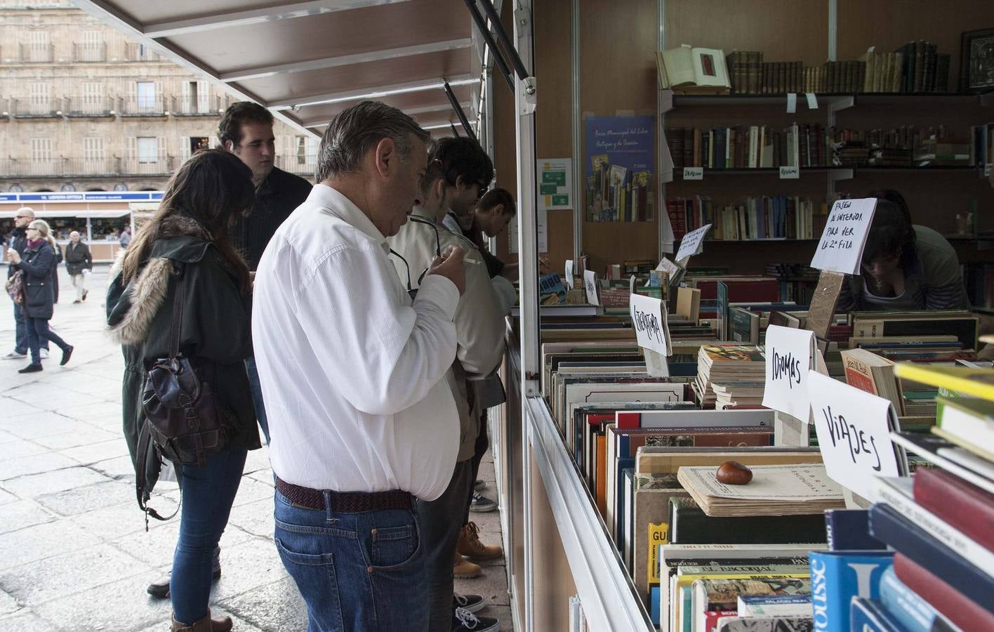 La feria atrae este año a la Plaza Mayor a una treintena de estands. 