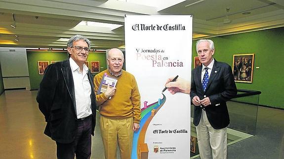 Cándido Abril, Javier Lostalé y Luis Domingo González, antes del recital.