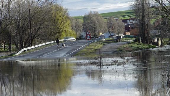 Estado de la carretera tras una de las inundaciones. El Norte