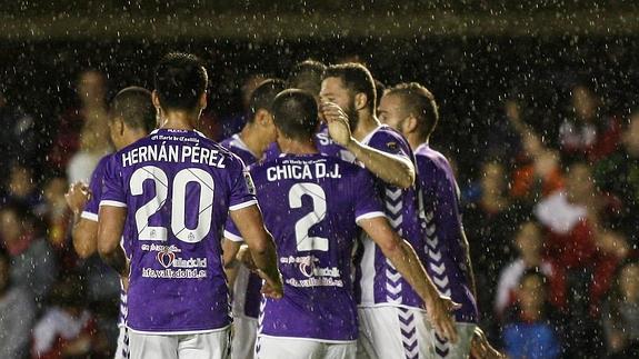 El Valladolid demuestra su condición de equipo de Primera a la sombra del Camp Nou